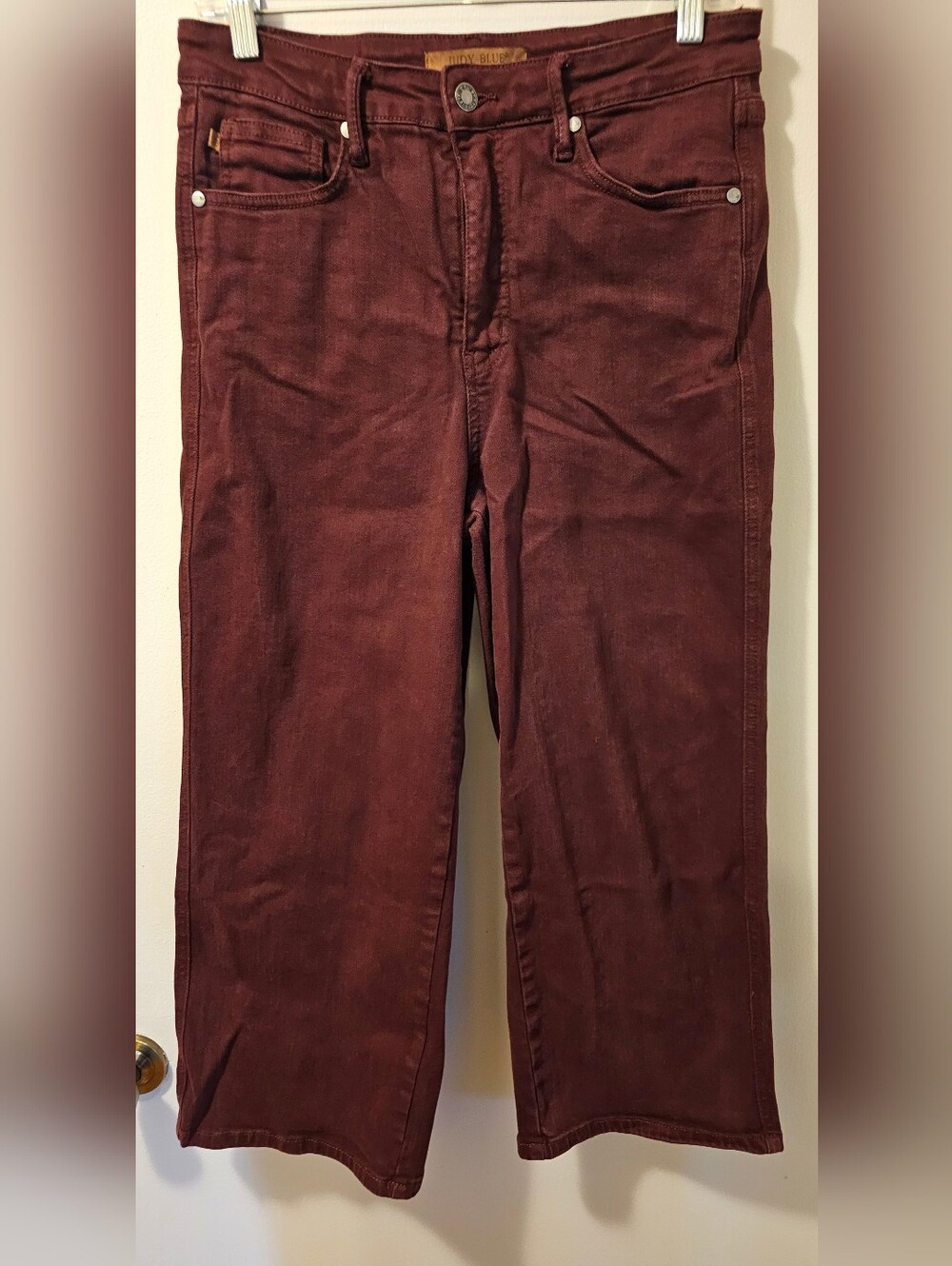 Judy Blue Maroon Garment Dyed Cropped Jeans Women's Size 9/29